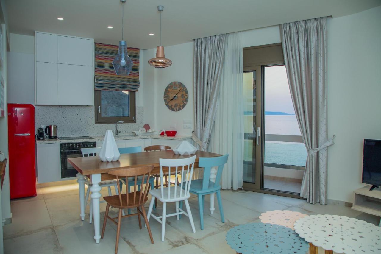 Almyra Seaside House Мохлос Екстер'єр фото