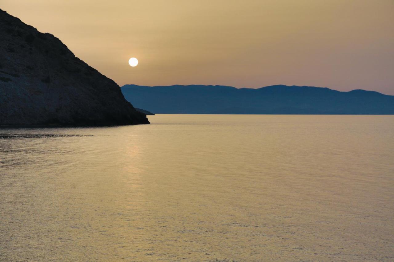 Almyra Seaside House Мохлос Екстер'єр фото